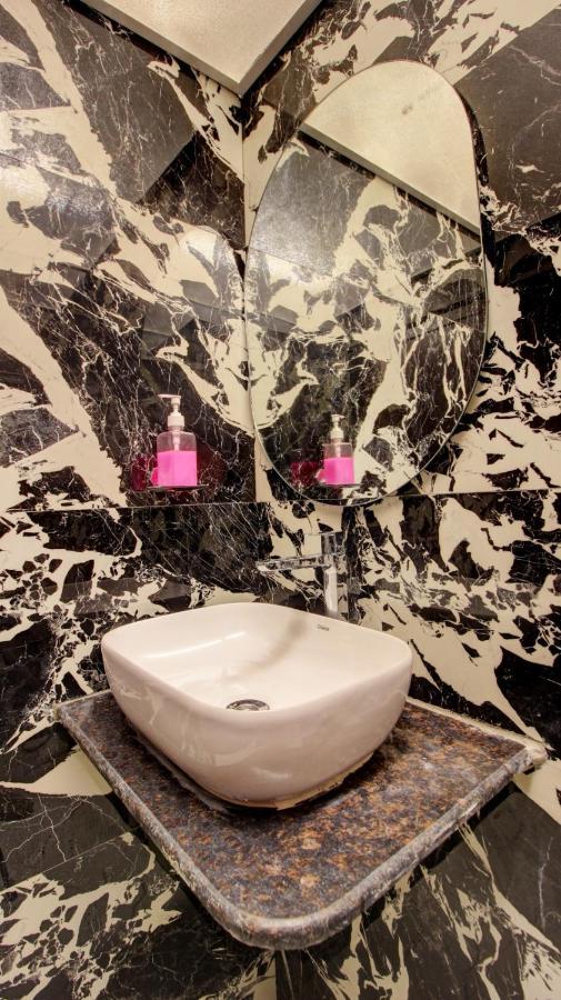 Hotel Priceless Suite Bombay Exhibition Centre Goregaon West ムンバイ エクステリア 写真
