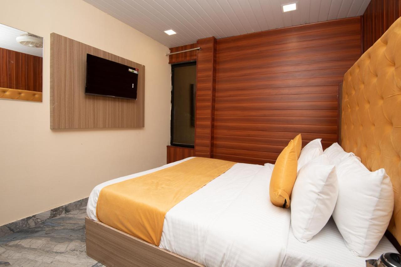 Hotel Priceless Suite Bombay Exhibition Centre Goregaon West ムンバイ エクステリア 写真