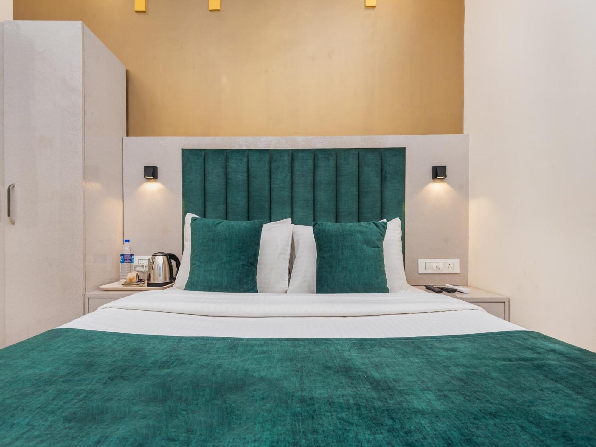 Hotel Priceless Suite Bombay Exhibition Centre Goregaon West ムンバイ エクステリア 写真