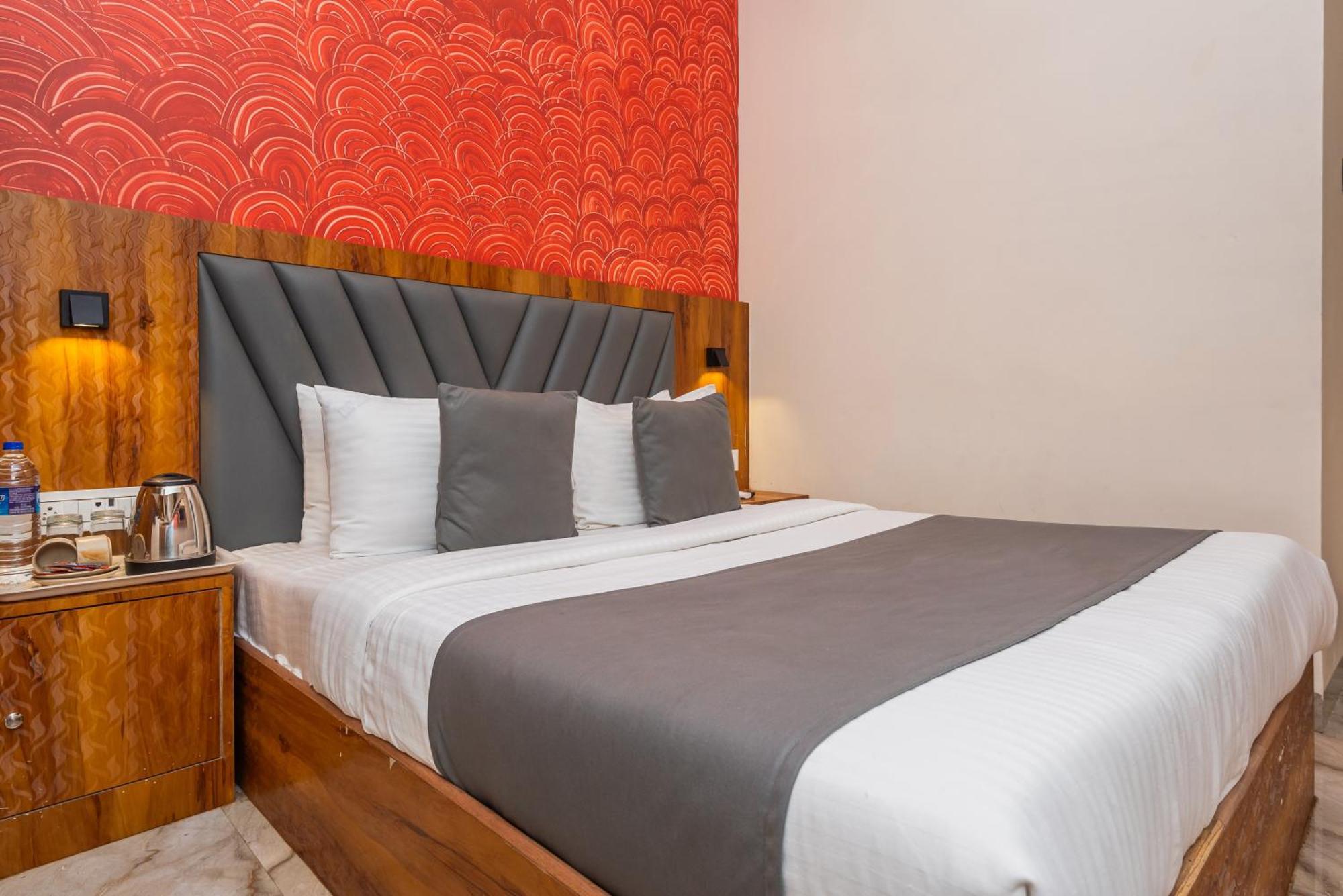 Hotel Priceless Suite Bombay Exhibition Centre Goregaon West ムンバイ エクステリア 写真