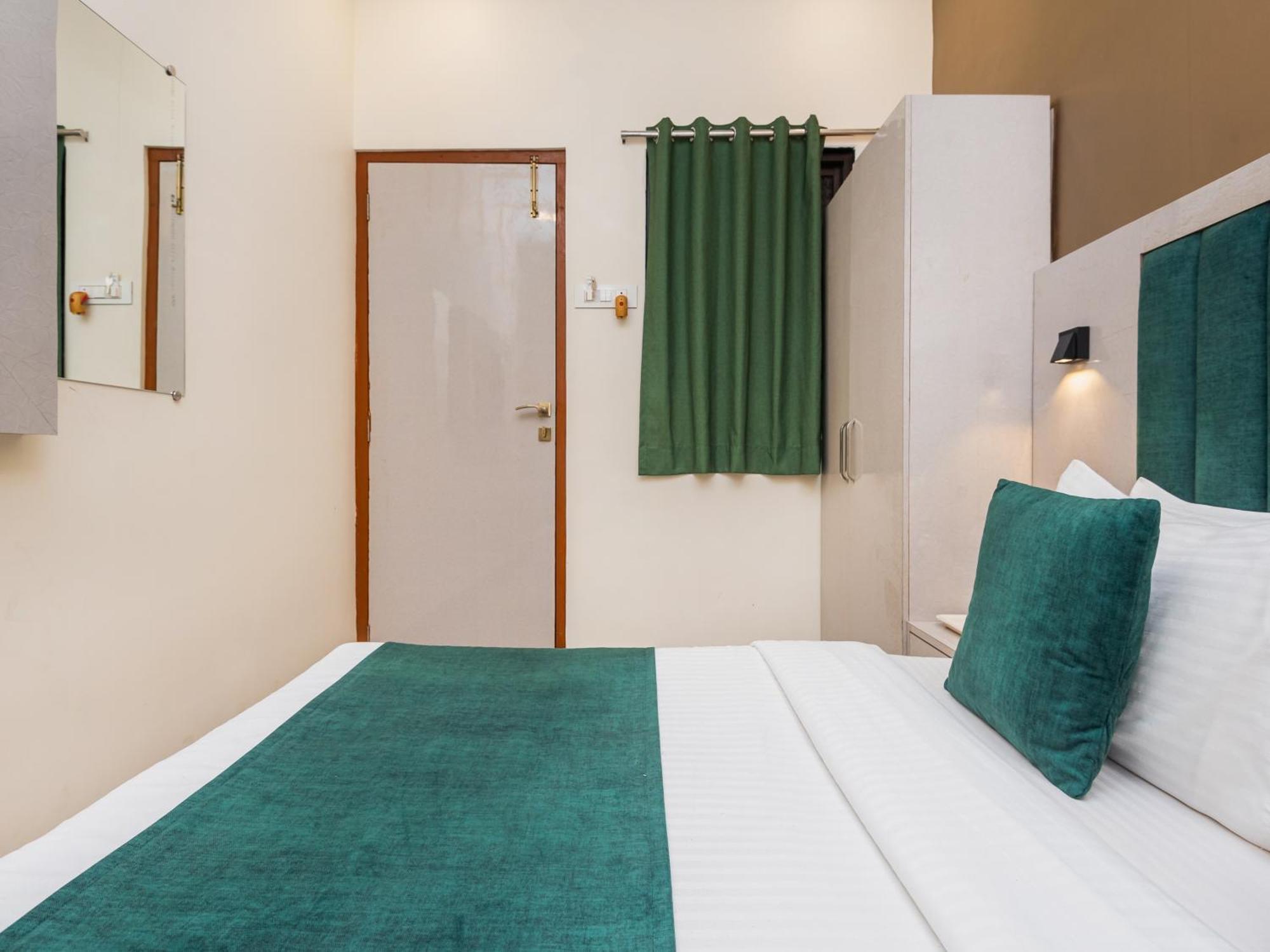 Hotel Priceless Suite Bombay Exhibition Centre Goregaon West ムンバイ エクステリア 写真