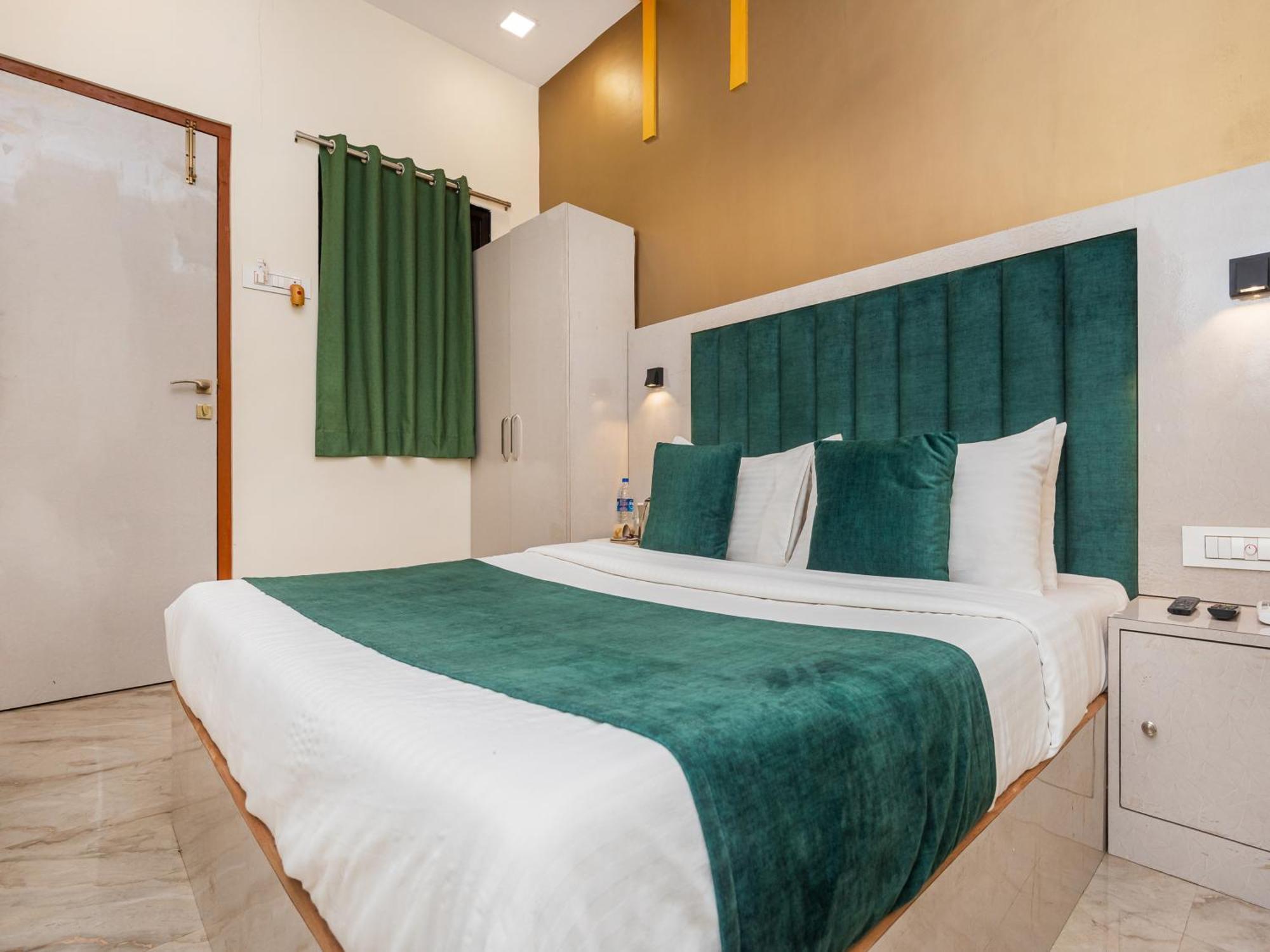Hotel Priceless Suite Bombay Exhibition Centre Goregaon West ムンバイ エクステリア 写真