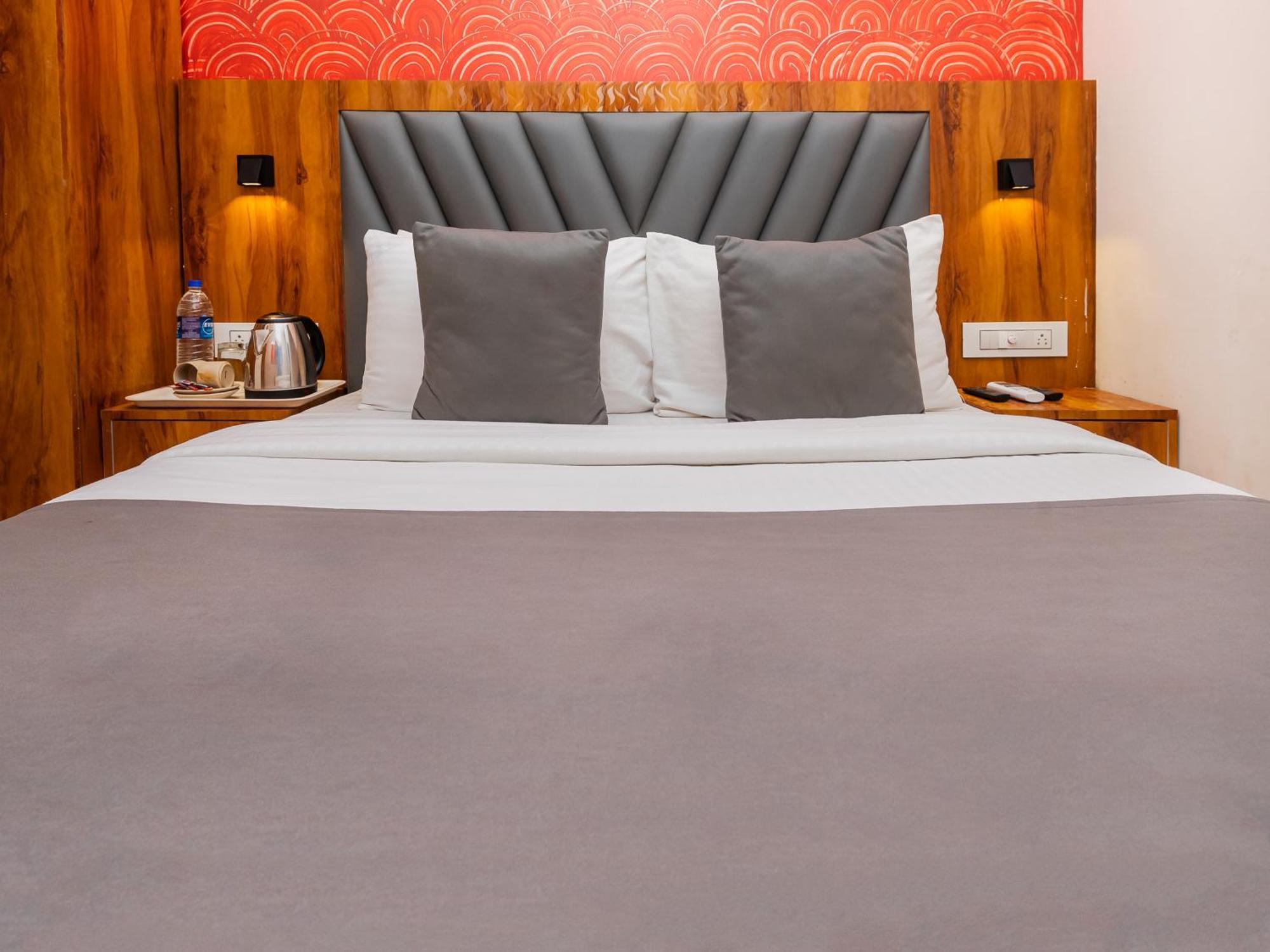 Hotel Priceless Suite Bombay Exhibition Centre Goregaon West ムンバイ エクステリア 写真