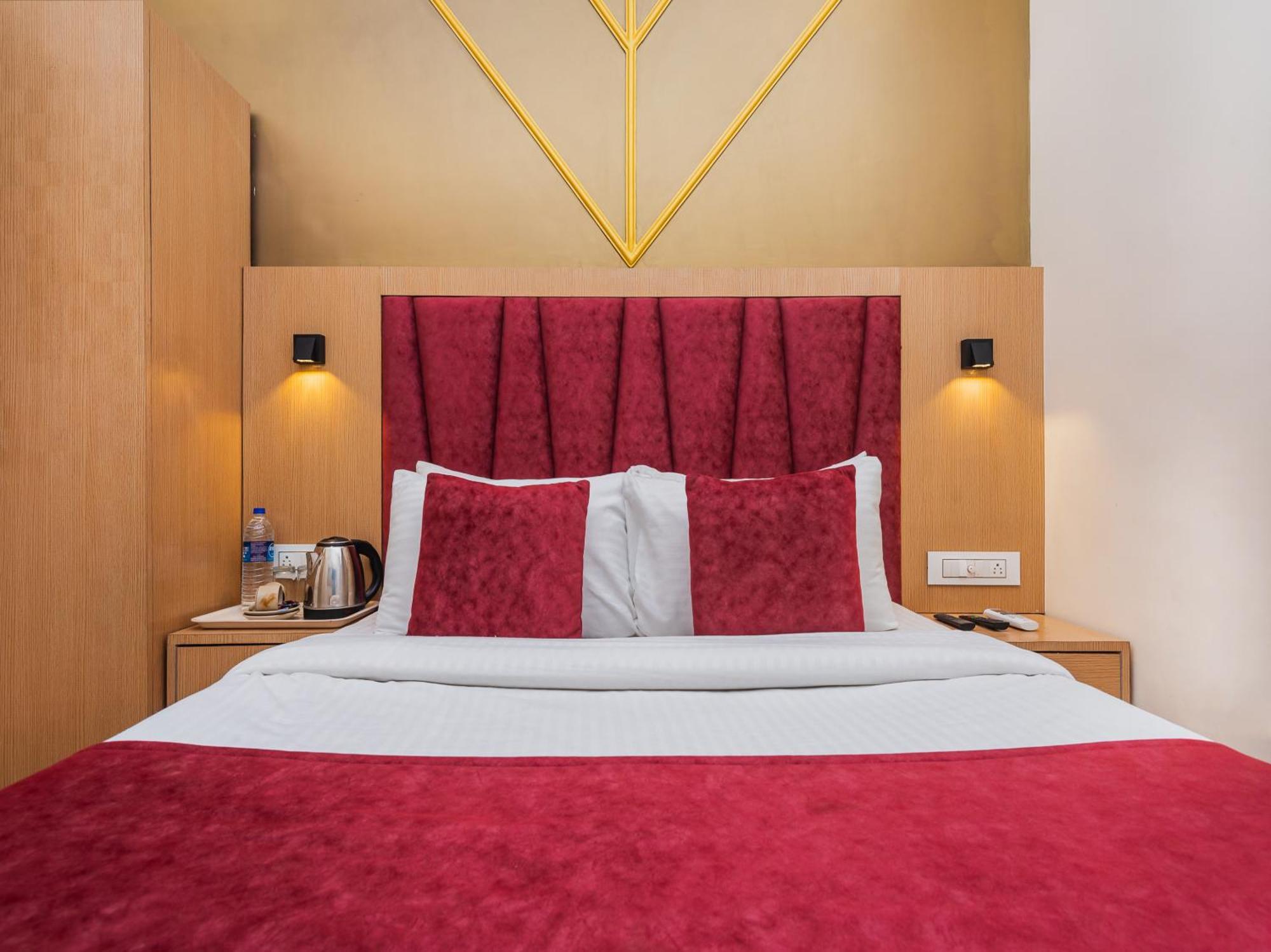 Hotel Priceless Suite Bombay Exhibition Centre Goregaon West ムンバイ エクステリア 写真