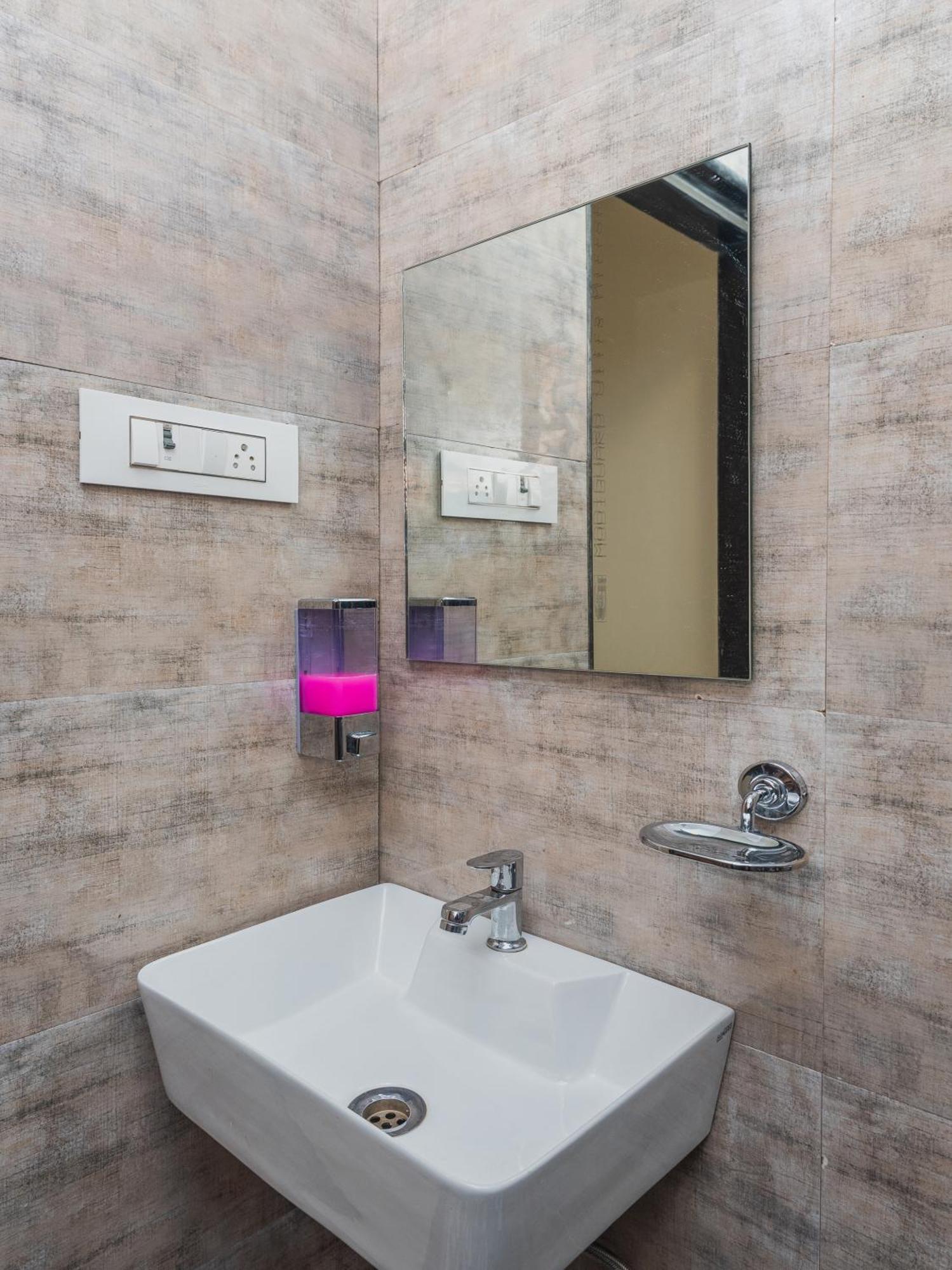 Hotel Priceless Suite Bombay Exhibition Centre Goregaon West ムンバイ エクステリア 写真